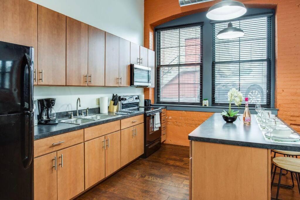 Apartamento Centric Ny Style Loft W/King Bed Rochester Exterior foto